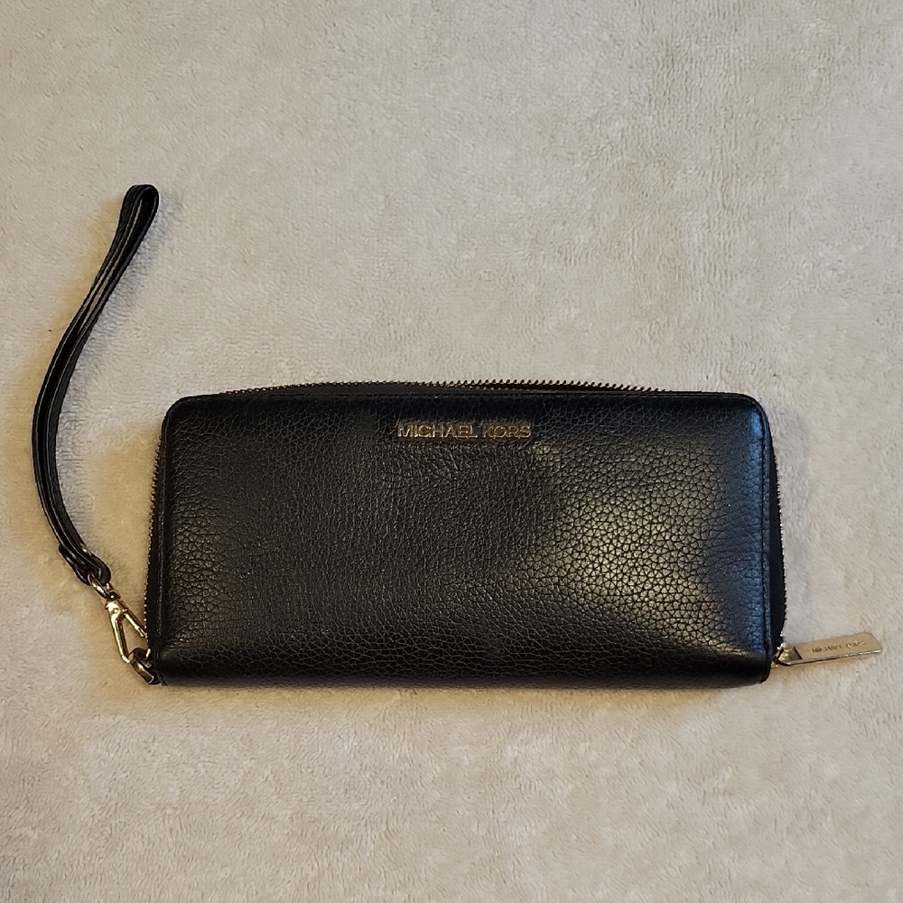 Michael Kors Continental Leather Black Textured Wristlet Wallet